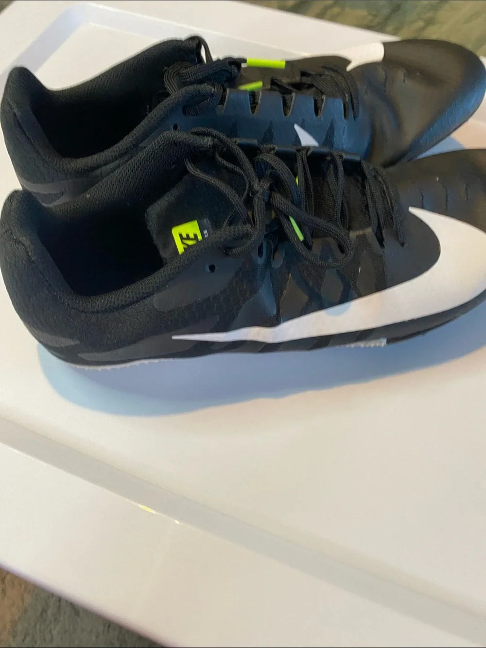 Nike Zoom Rivals With 7 Spikes Mens 10 .5 White And Black Track Shoes.